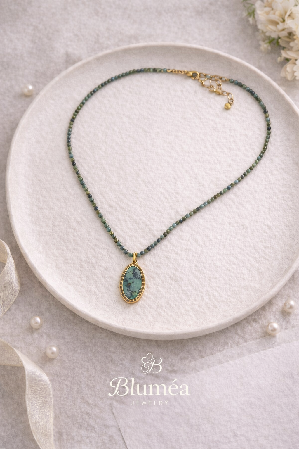 Bluméa Turquoise Pendant Necklace Natural Turquoise · Gold-Plated Frame · Minimal Elegance