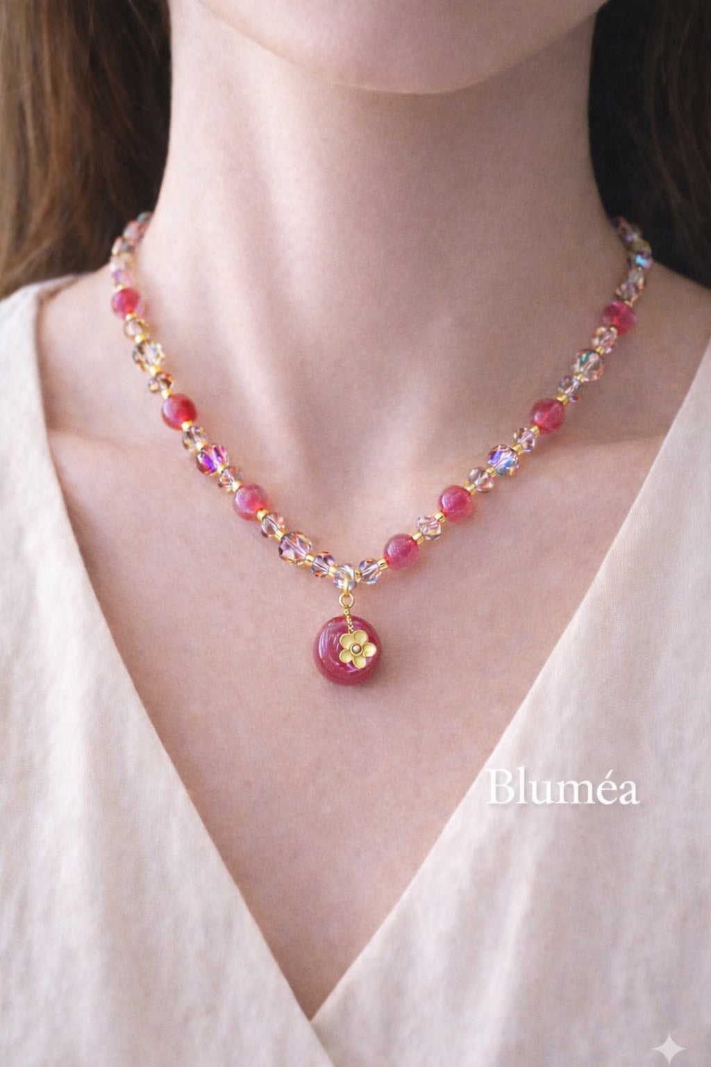 Bluméa Sweet Glow Agate & Crystal Necklace