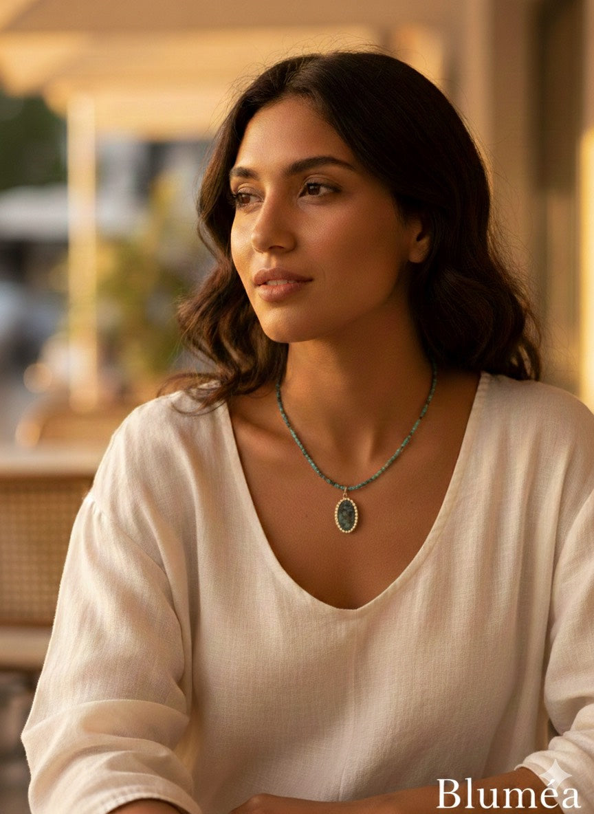 Bluméa Turquoise Pendant Necklace Natural Turquoise · Gold-Plated Frame · Minimal Elegance